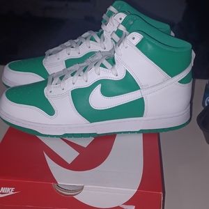 nike dunk hi  lucky green
